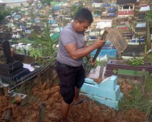 Kadivhumas Sampaikan Apresiasi Kapolri ke Anggota yang Jadi Penggali Kubur