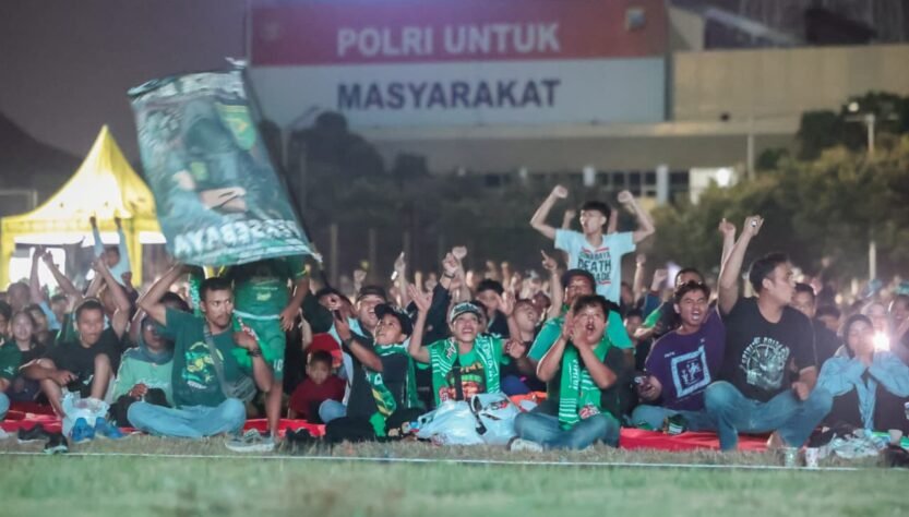 Polda Jatim Gelar Nobar Final Piala Presiden 2026, Ribuan Bonek Mania Dukung Persebaya dari Lapangan Mapolda
