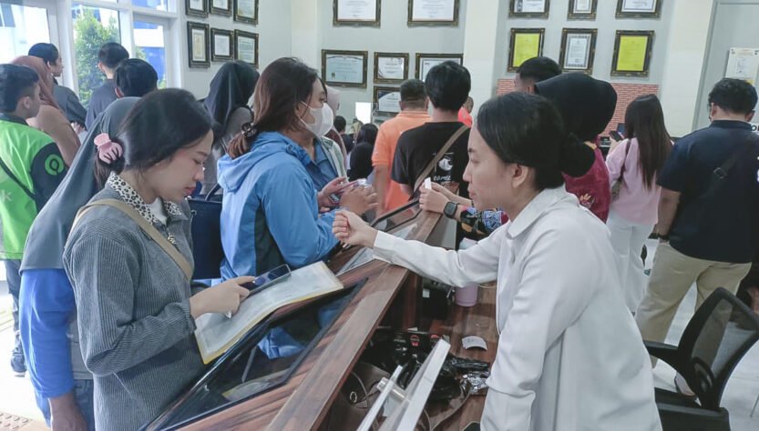 Pemohon dari Kabupaten Malang Turut Menyumbang Padatnya Pelayanan SKCK di Gedung Sarja Arya Racana Polresta Malang Kota
